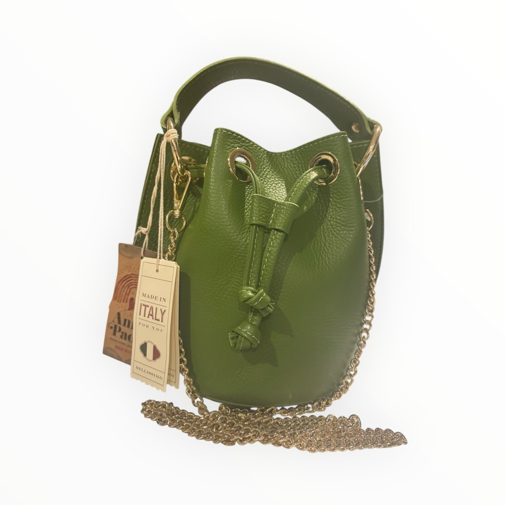 Nwt- Anna paola Italian Green Leather small Bucket Bag👛🌹